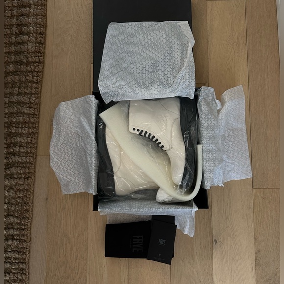 NWT Frye Alice Combat Boots in White - Picture 3 of 3